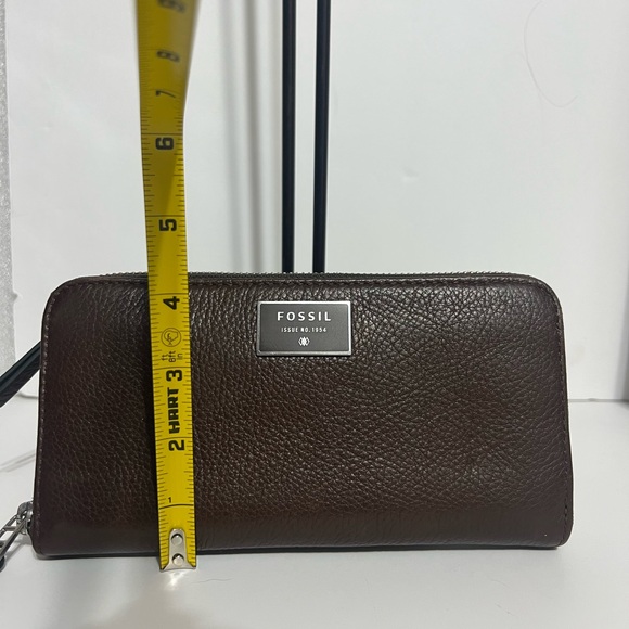Fossil Dark Brown Leather Wallet - Picture 12 of 12